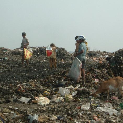  Street and garbage children