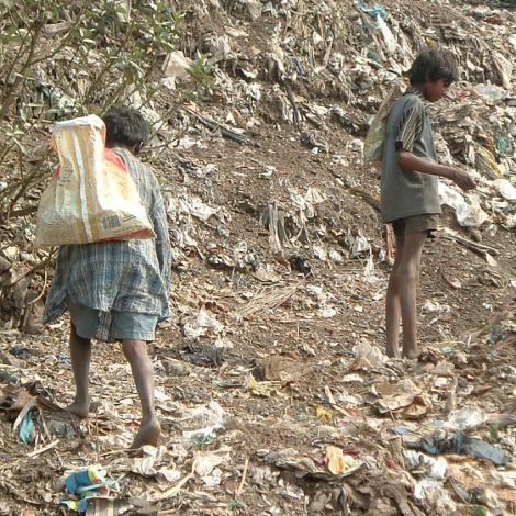  Street and garbage children