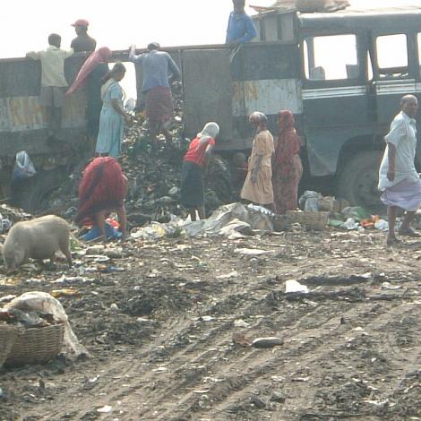  Street and garbage children