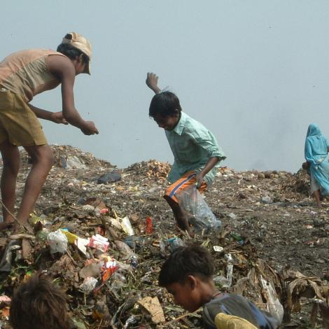  Street and garbage children