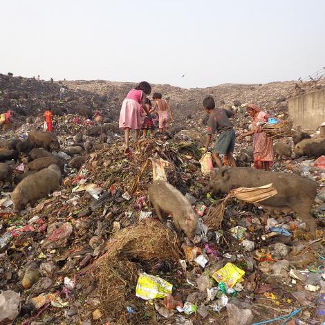  Street and garbage children