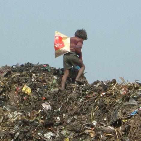  Street and garbage children