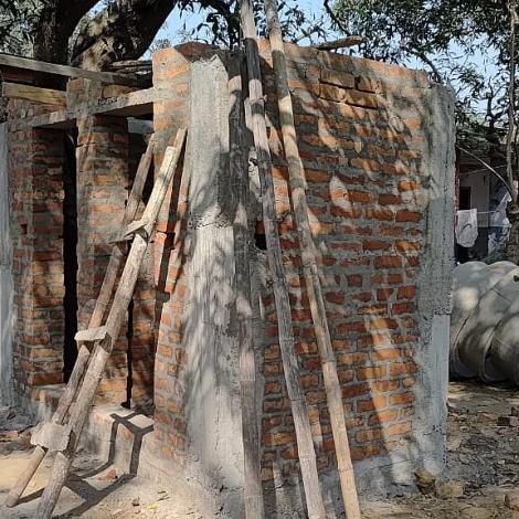 Toliletten werden gebaut